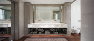 Modern-bathroom-with-marble