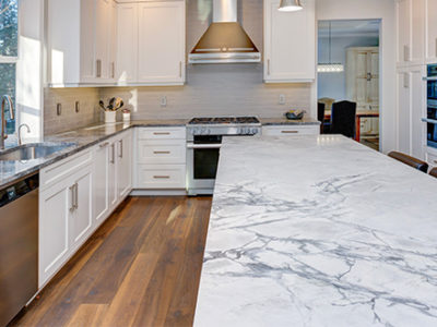 white-marble-countertops-in-kitchen